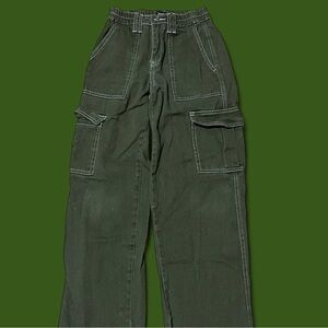 Woman’s Social Society Green Cargo Pants with adjustable waistband